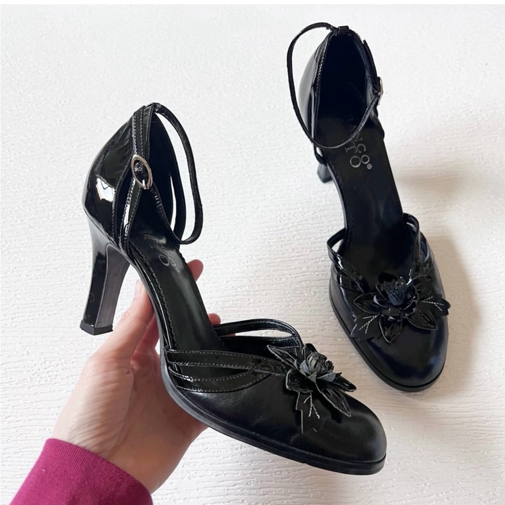 Franco Sarto Black Patent Flower Floral Appliqué Round Toe Heels Size 8